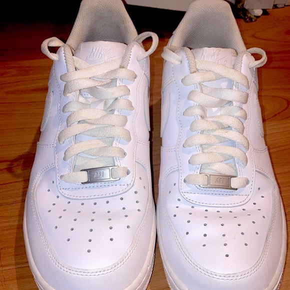 Women’s Nike Air Force 1 ‘07 - Picture 2 of 4